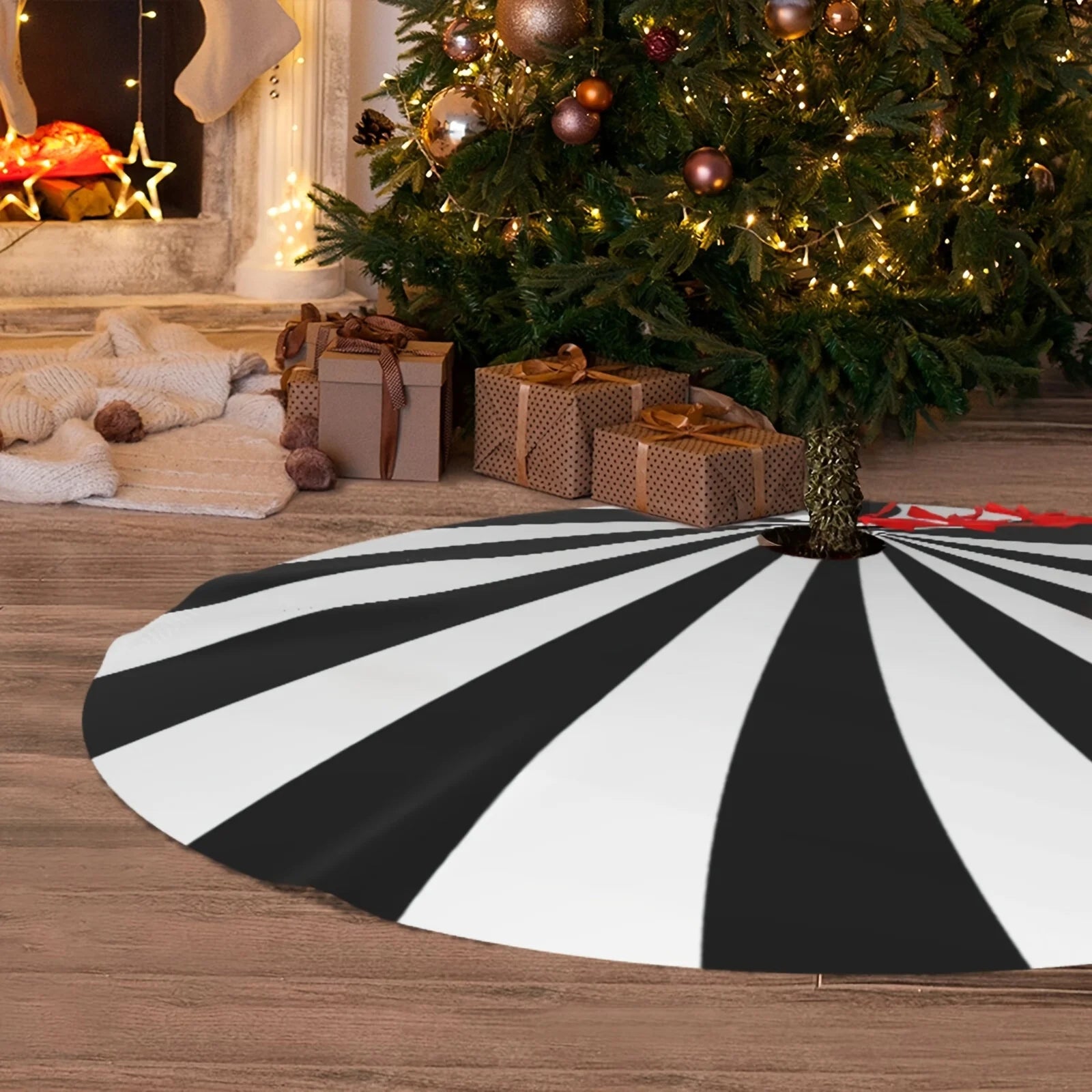 VIKAMA Christmas Black And White Classic Tree Dress Home Decor, Easy To Clean, Washable, For Festive Christmas Tree Gift, Party